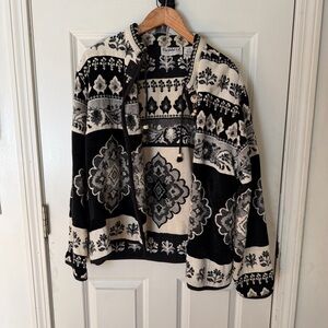 Flashback size 2X black & white Jacket button front & pockets very unique